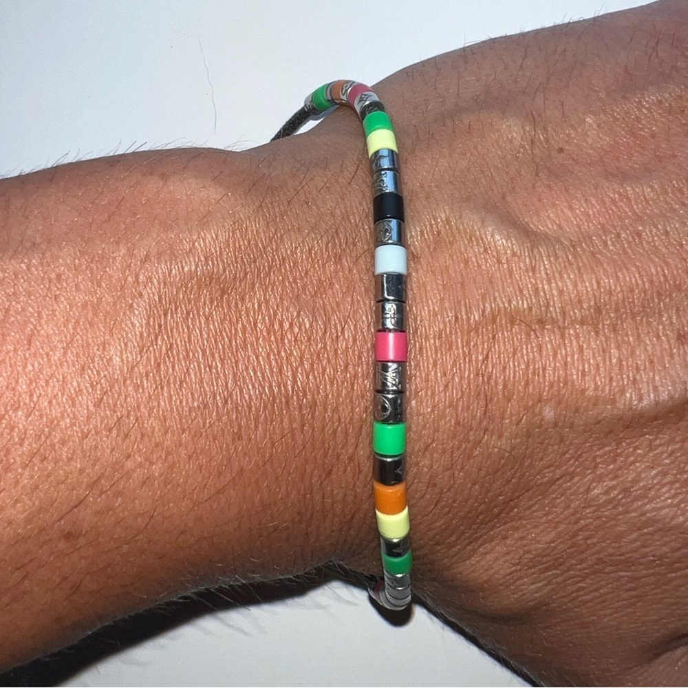 Louis Vuitton bracelet unisex size M-L SS’23 collection beaded string accessory